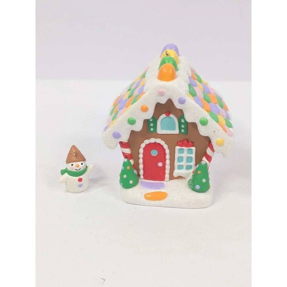 Hallmark 'Gingerbread‎ Surprise' 2020 Member Exclusive Ornament